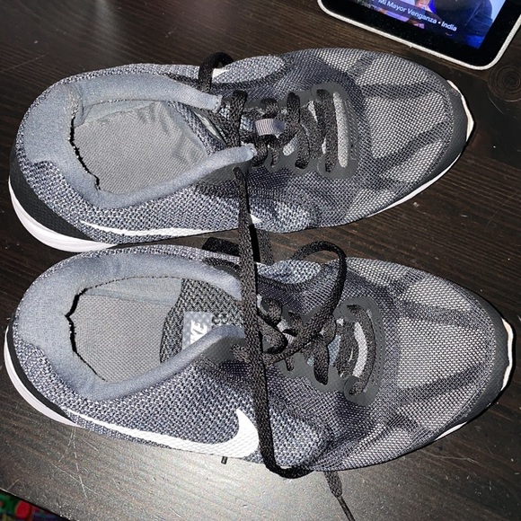 Nike Resolution 3 running shoes - Picture 4 of 7